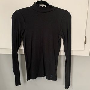 Hollister Lettuce Edge Turtle Neck
